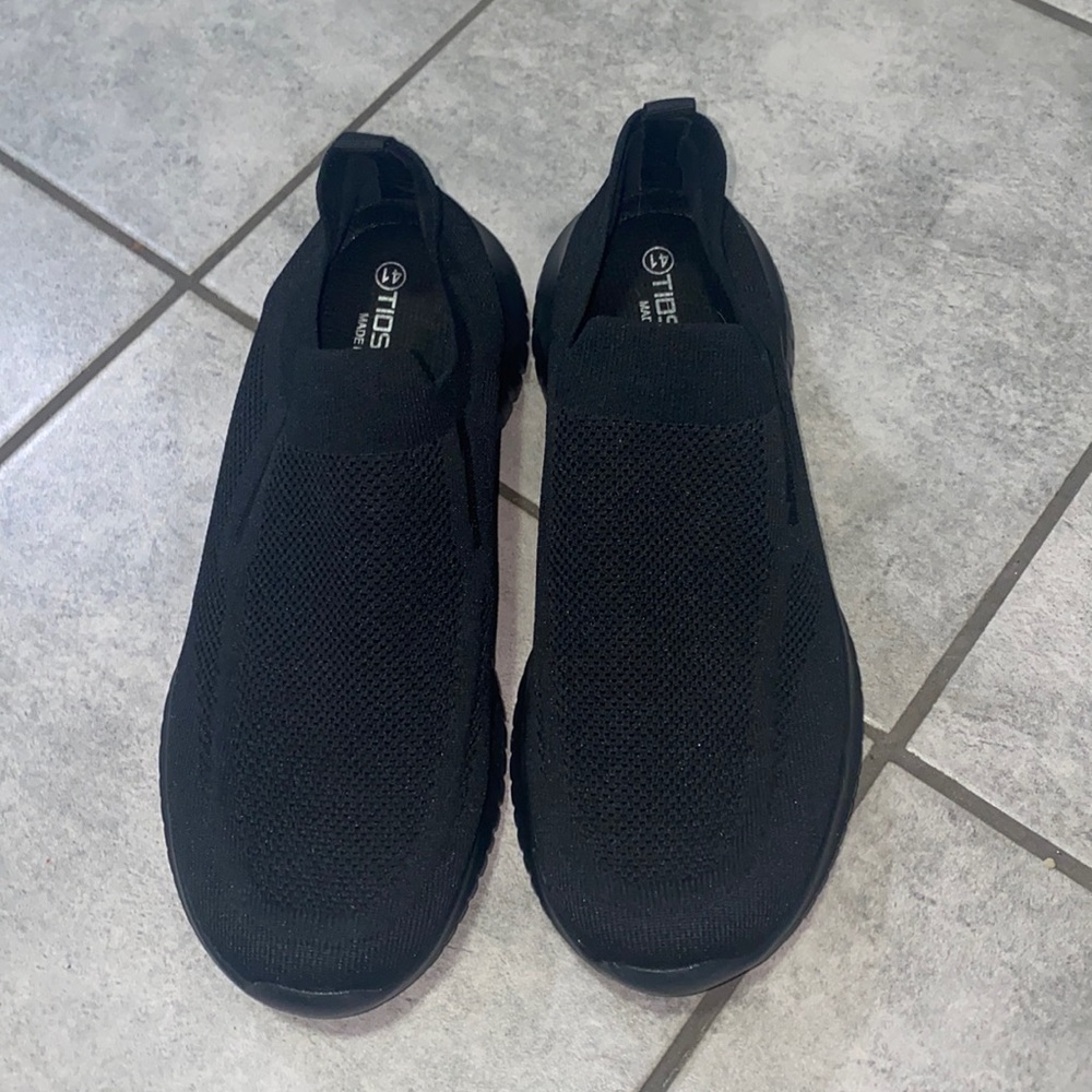 Tiosebon Men's Slip On Breathable Walking Shoes